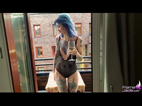 ❤️ Sjajna djevojka siše s gutljajem i strastveno jebe pod otvorenim nebom Porno video kod nas hr.com-porn-hat.ru ❤